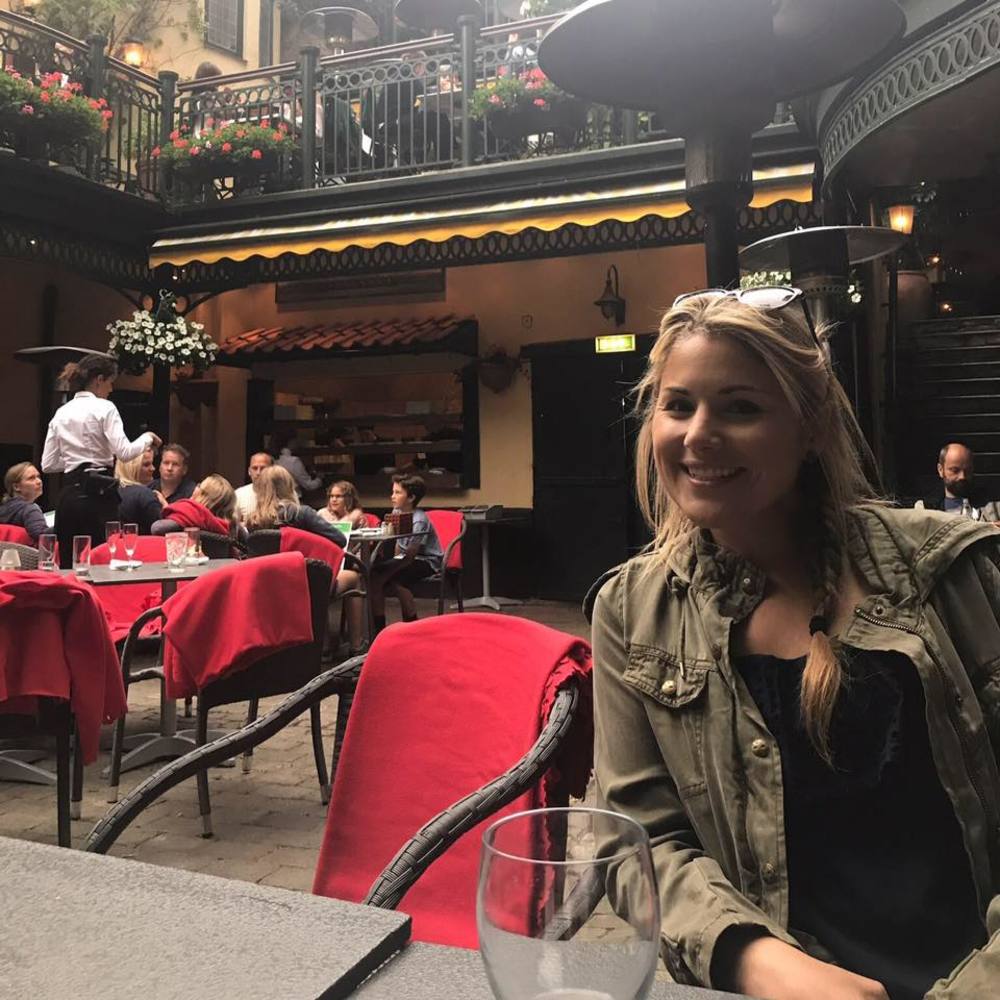 Meet your Posher, Caitlin